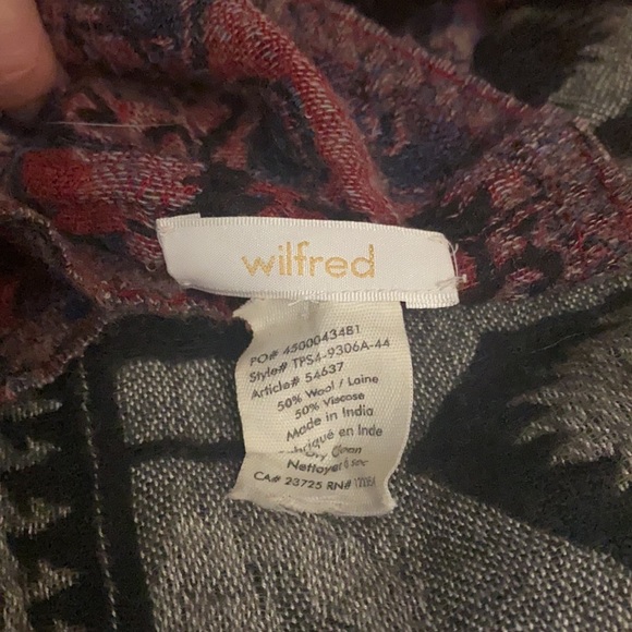 Aritzia/Wilfard scarves black white mosaic and Aztec multicoloured - Picture 2 of 3